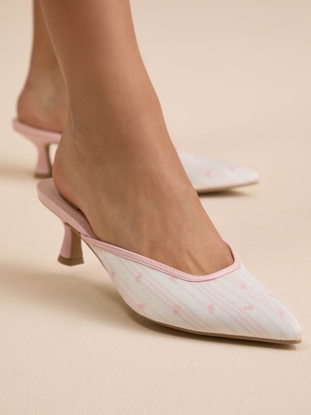 NWT Dolce Vita Cleo Pink Floral Satin Kitten Heel Pumps | Pointed Toe | Romantic
